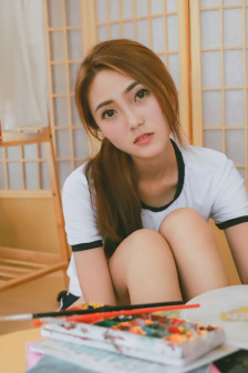 两女1杯